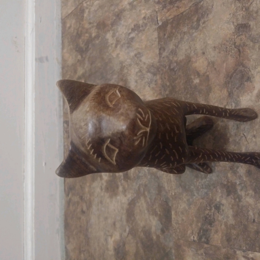 Wood cat